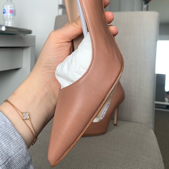 Manolo Blahnik BB 90 Leather Pumps - Picture 14 of 14